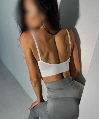 💋 Моя нежность и страсть унесут тебя в мир наслаждения и безмятежности. Каждое мгновение со мной будет наполнено огненной страстью и нежными прикосновениями. 😍 Живу в Москве, великолепном городе возможностей. 🌃 У меня есть отличные отзывы, которые подтверждают мою профессиональность и умения. С удовольствием покажу тебе мои фото, чтобы ты оценил мою красоту. 💃📸 У меня есть разнообразные услуги и особенные возможности, которые по достоинству оценят джентльмены, желающие провести время с умелой и креативной дамой. Воплотим наши фантазии в реальность вместе! 🌟✨ Настя